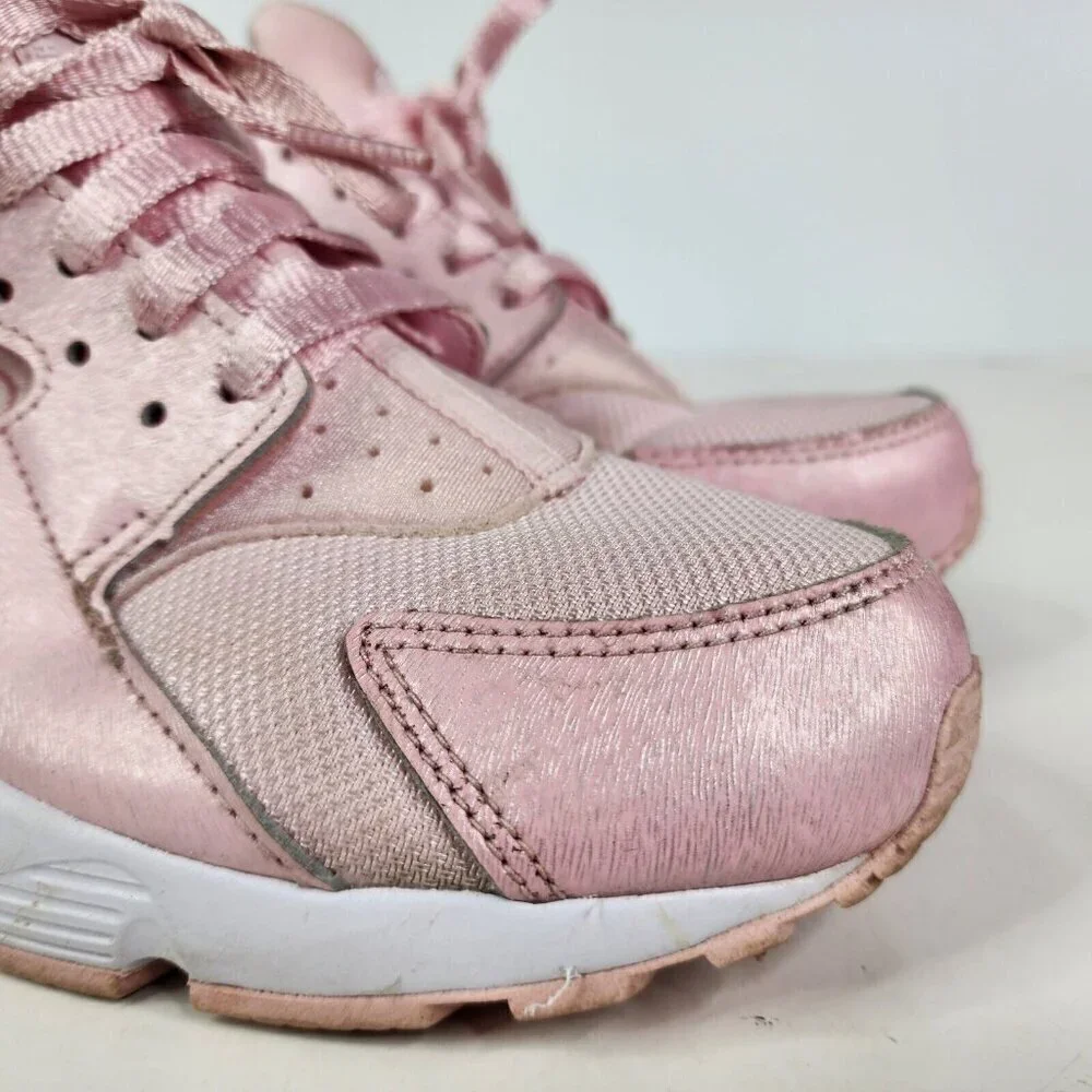 Nike Huarache Run SE Youth Size 7Y Prism Pink Athletic Shoes‎ 904538-600